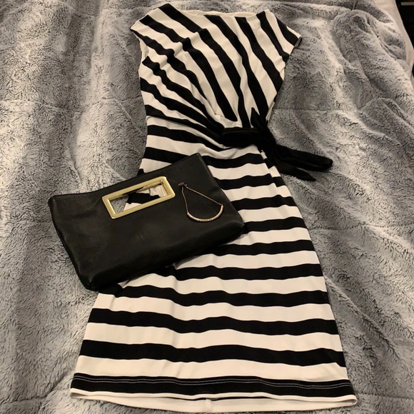 Clingy black and white dress | Le Chateau - Picture 1 of 4